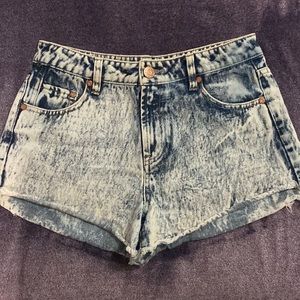 refuge acid wash jean shorts